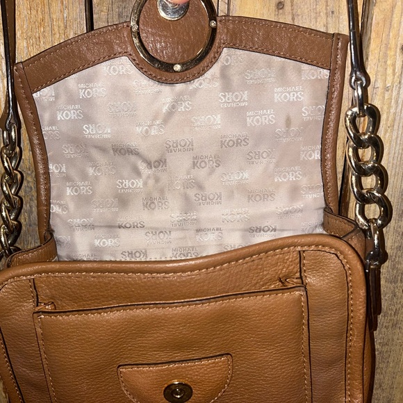 Micheal Kors Brown Leather Shoulder Nag - Picture 9 of 11